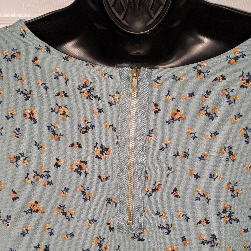 Pink Rose Blouse‼️ - Picture 4 of 6